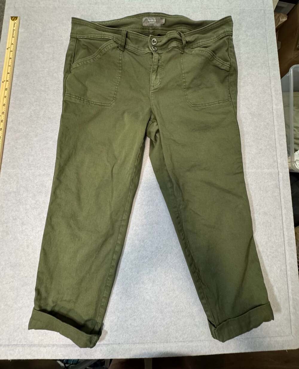 Torrid FeelTheFit Olive Green Cargo Crop Pants Size 20